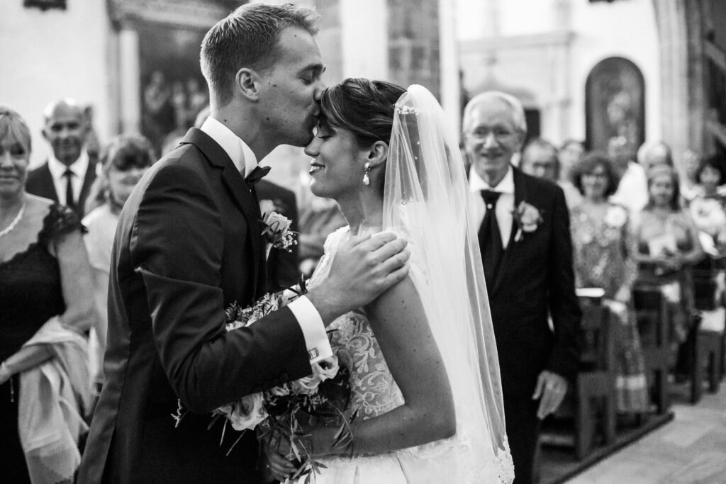 mariage religieux, mariage, couple , photo noir et blanc , lisa sanchez photographe 