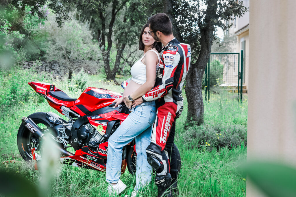 séance grossesse personnalisé , maternité , lisa sanchez photographe , motards 