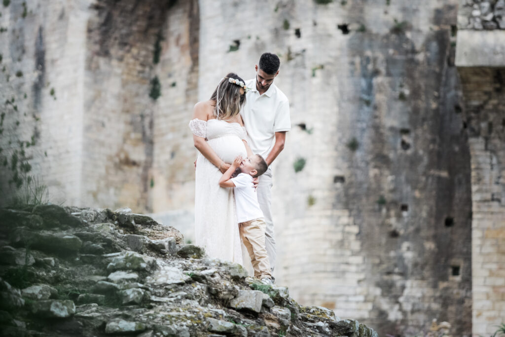 tour magne nimes - séance grossesse - pack maternité - lisa Sanchez