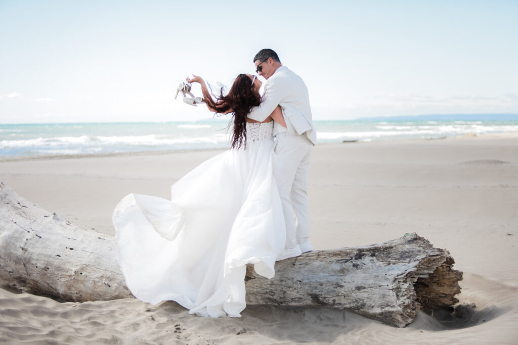 trash the dress mer plage - l'espiguette - after wedding - mariage -